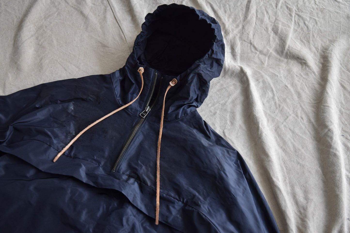 Wright. Oversized pocketable rain parka