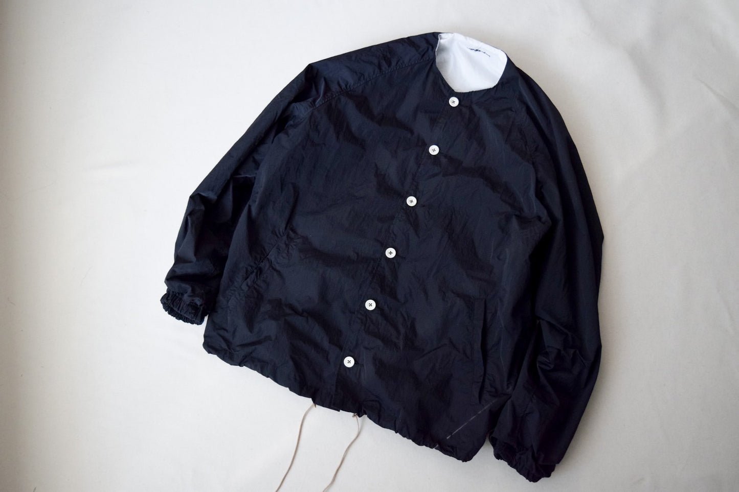 【受注商品】wright. / No-coller coach jacket (Hight density nylon taffeta coating / European vintage linen Sumi ink dye )