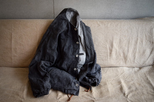 【受注商品】wright. / No-coller coach jacket (Hight density nylon taffeta coating / European vintage linen Sumi ink dye )