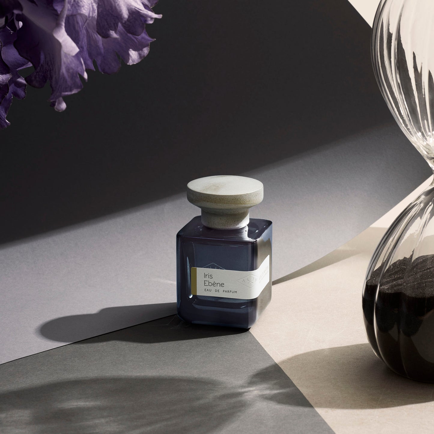 ATELIER MATERI / IRIS EBÈNE