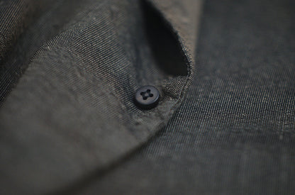 【受注商品】MINIMAL SLOPE / OPEN COLLARD SHIRT　(Sample Color : Drab)