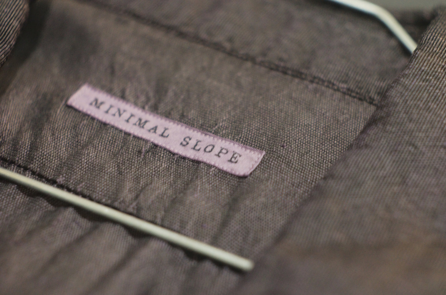 【受注商品】MINIMAL SLOPE / BASIC SHIRT　(Sample Color : Amaranth)